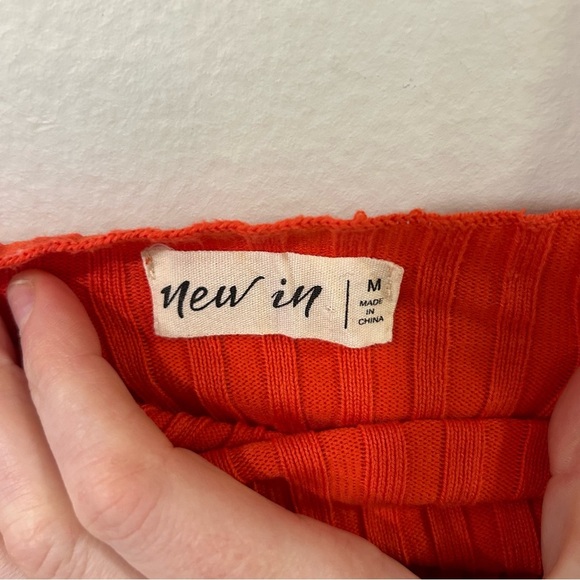 New In Red Ribbed Stretch Sleeveless Square Neck Tank Top Women’s Size Medium - Picture 3 of 5